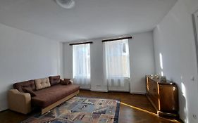 Cozy Apartment In The Heart Of Sibiu