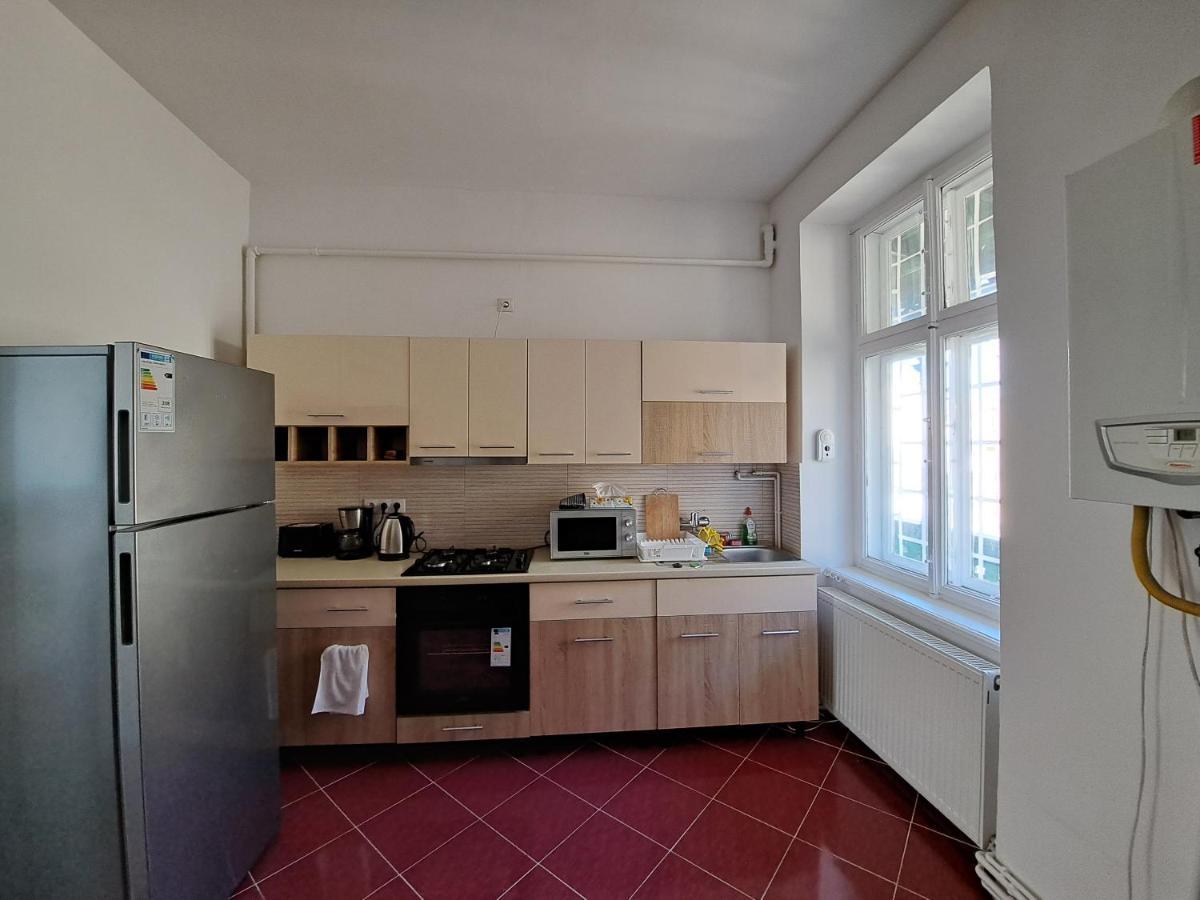 Cozy Apartment In The Heart Of Sibiu Extérieur photo